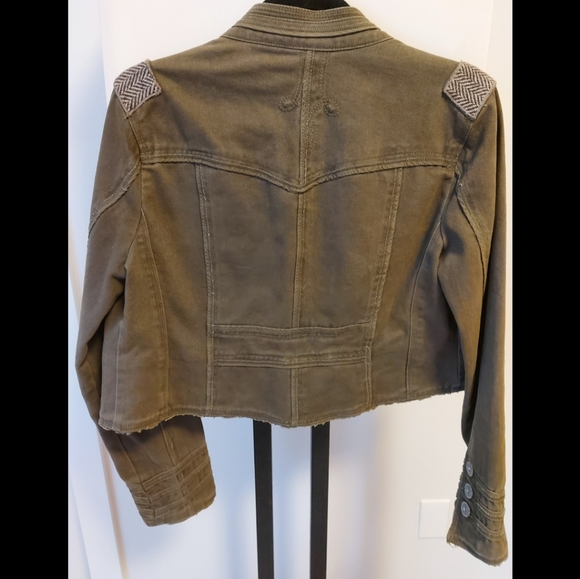 jacket - Picture 2 of 6